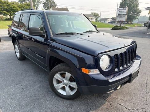 Used 2014 Jeep Patriot Latitude AWD/4WD image 6