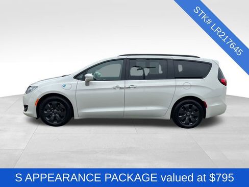 Used 2020 Chrysler Pacifica Touring-L w/ S Appearance Package image 4