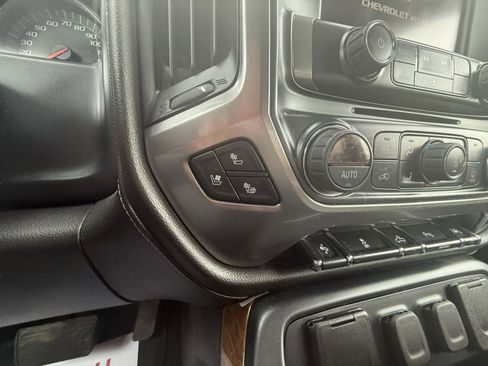 Used 2018 Chevrolet Silverado 1500 LTZ w/ LTZ Plus Package AWD/4WD image 14