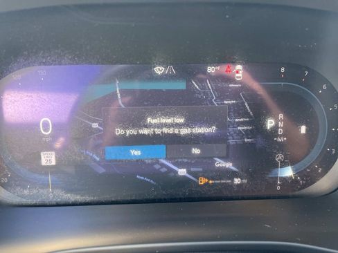 Used 2023 Volvo XC40 B4 Ultimate image 19