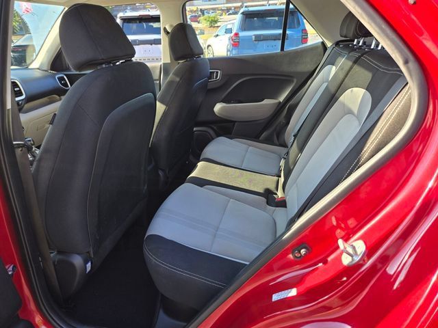 Used 2022 Hyundai Venue SEL FWD image 14