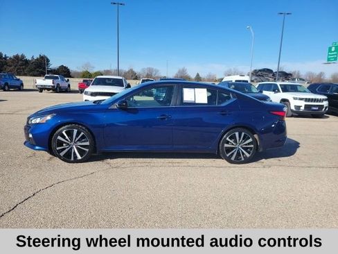 Used 2022 Nissan Altima 2.5 SR image 3