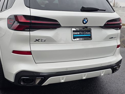 New 2026 BMW X5 xDrive40i w/ Executive Package image 38