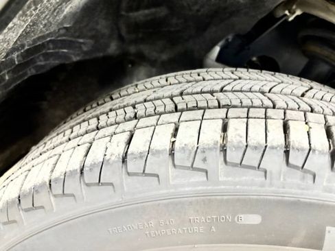 Used 2025 Jeep Grand Cherokee L Altitude RWD image 11