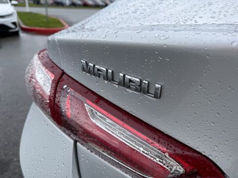 Used 2021 Chevrolet Malibu LT w/ Leather Package image 10