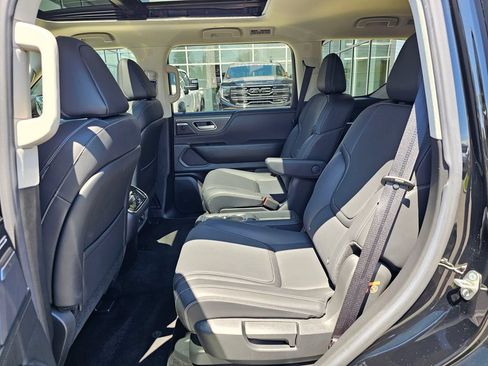 Used 2025 INFINITI QX80 Pure AWD/4WD image 17