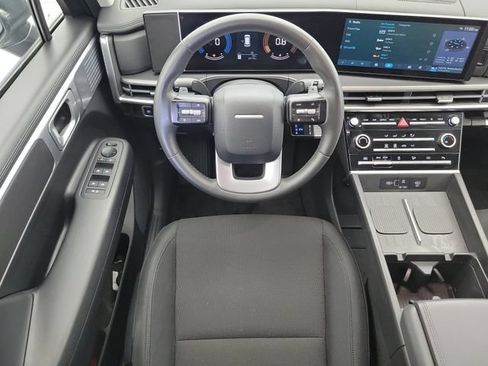 Used 2025 Hyundai Santa Fe SE FWD image 18