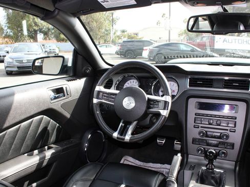 Used 2011 Ford Mustang GT Premium RWD image 17