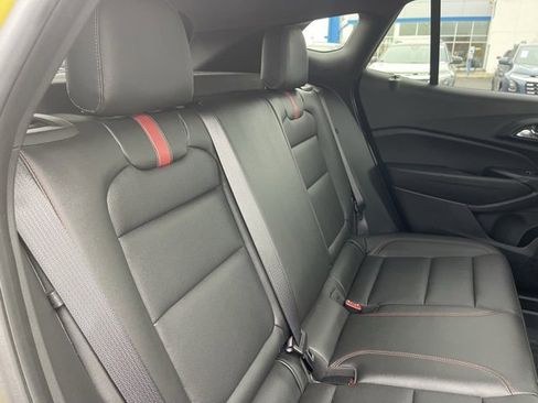 Used 2024 Chevrolet Trax RS w/ Sunroof Package image 9