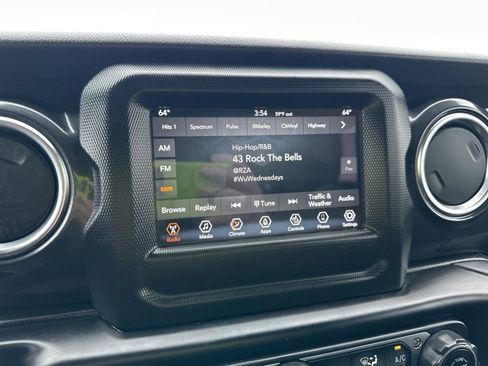 Used 2021 Jeep Wrangler Unlimited Sahara image 23