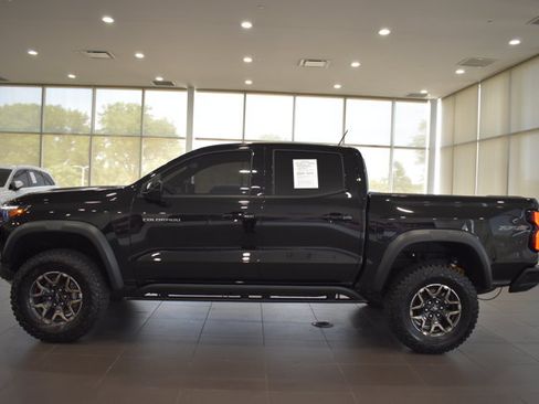 Used 2026 Chevrolet Colorado ZR2 w/ Technology Package AWD/4WD image 4