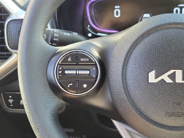 Used 2025 Kia Soul LX FWD image 7
