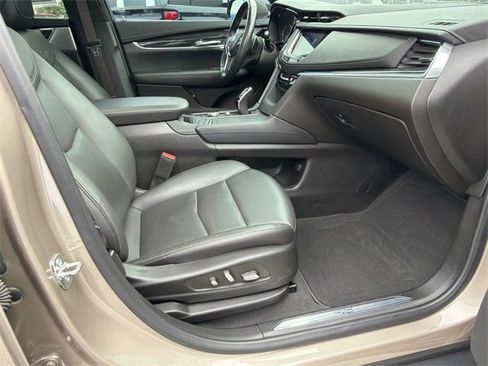 Used 2022 Cadillac XT5 Premium Luxury w/ LPO, Floor Liner Package image 13