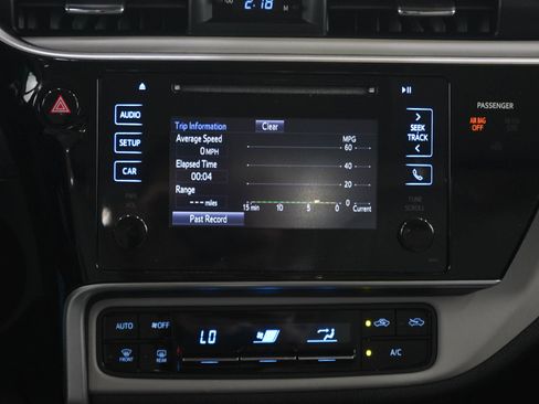 Used 2017 Toyota Corolla LE FWD image 16