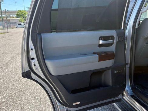 Used 2015 Toyota Sequoia Platinum image 12