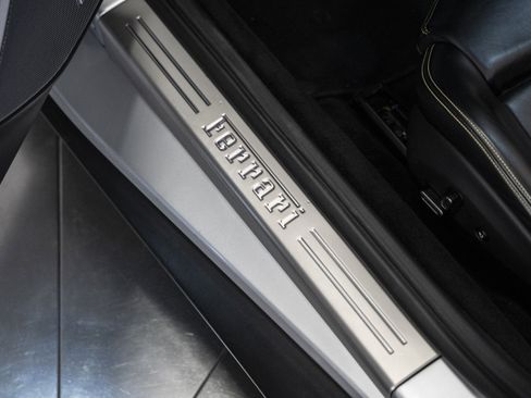 Used 2019 Ferrari Portofino image 29