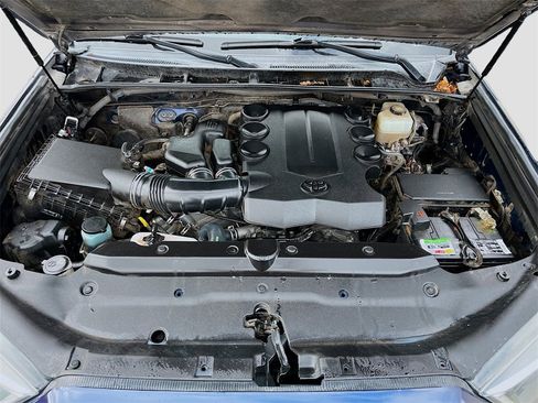 Used 2019 Toyota 4Runner TRD Off-Road Premium image 31