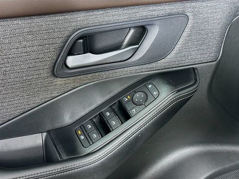 Certified 2023 Nissan Rogue SV AWD/4WD image 24