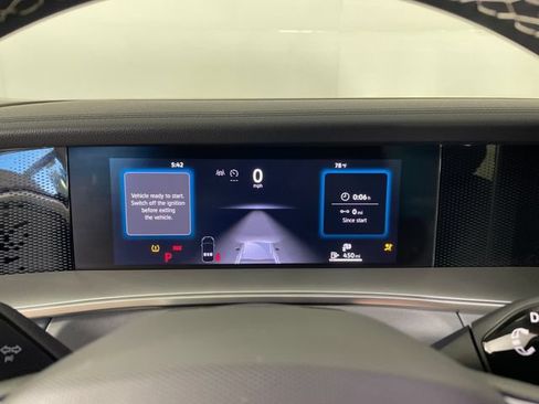 Used 2025 Volkswagen Tiguan SE FWD image 7