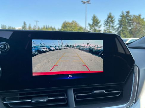 Used 2024 Chevrolet Trax LT w/ Driver Confidence Package image 17