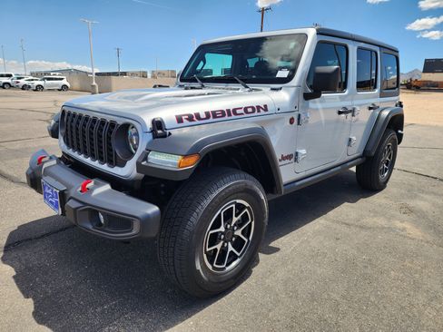 Used 2024 Jeep Wrangler Unlimited Rubicon image 3