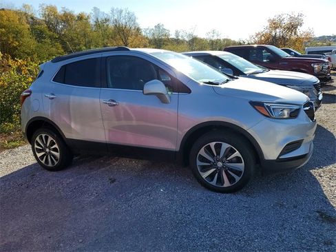 Used 2022 Buick Encore Preferred image 3