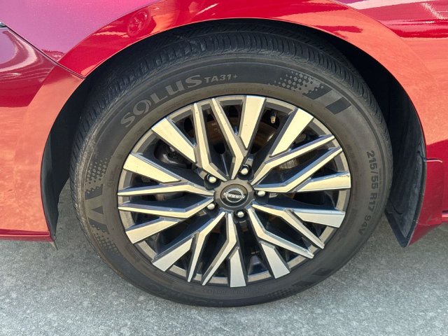 Used 2023 Nissan Altima 2.5 SV FWD image 5