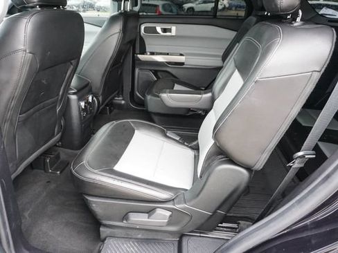 Used 2022 Ford Explorer XLT w/ Equipment Group 202A RWD image 17