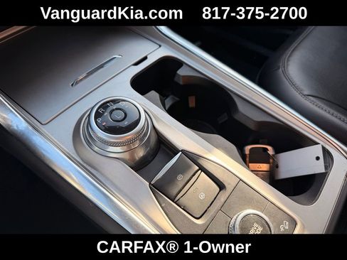 Used 2023 Ford Explorer Limited image 22