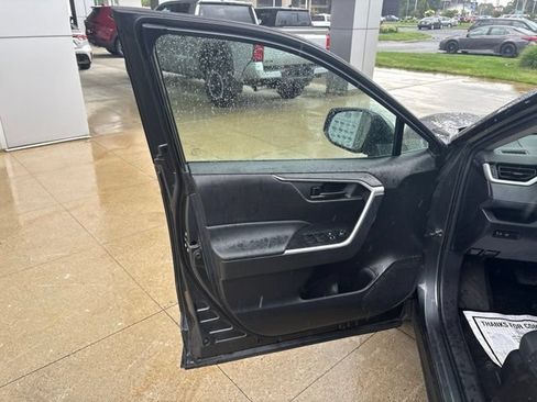 Used 2022 Toyota RAV4 LE AWD/4WD image 24