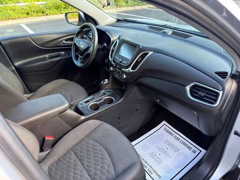 Used 2018 Chevrolet Equinox LT image 13