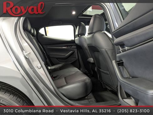 Used 2019 MAZDA MAZDA3 Hatchback w/ Premium Package image 10