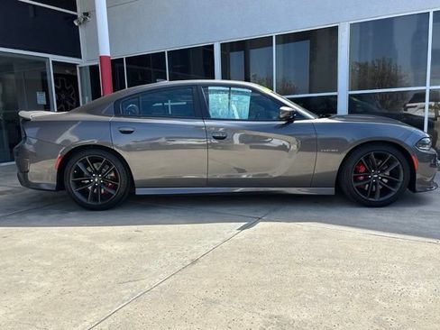Used 2022 Dodge Charger R/T w/ Plus Group RWD image 2