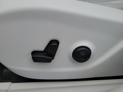 Used 2020 Jeep Cherokee Limited image 20