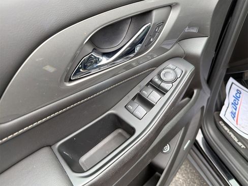 Used 2023 Chevrolet Traverse LT w/ LT Premium Package image 22