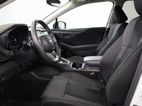 Used 2025 Subaru Outback Premium AWD/4WD image 11