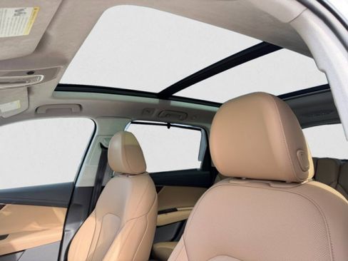 Used 2023 Audi Q7 3.0T Prestige image 12