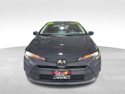 Used 2025 Toyota Corolla LE FWD image 2