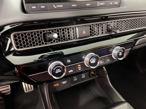 Certified 2025 Honda Civic Sport image 30