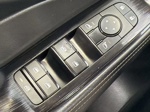 Used 2025 Nissan Rogue SV AWD/4WD image 25