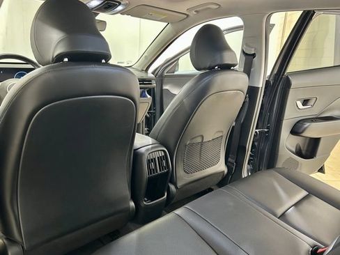 Used 2024 Hyundai Kona Limited AWD/4WD image 12