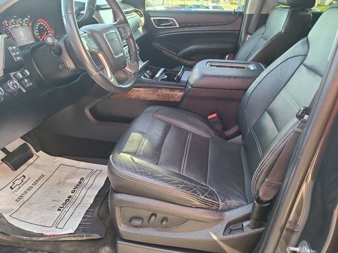 Used 2015 GMC Yukon XL Denali w/ Premium Package image 9