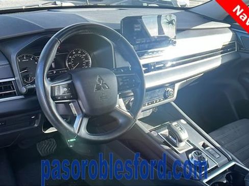 Used 2024 Mitsubishi Outlander SE image 16