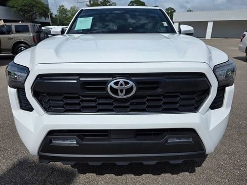 Used 2025 Toyota Tacoma TRD Off-Road AWD/4WD image 3