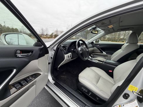 Used 2013 Lexus IS 250 AWD w/ Premium Pkg image 11
