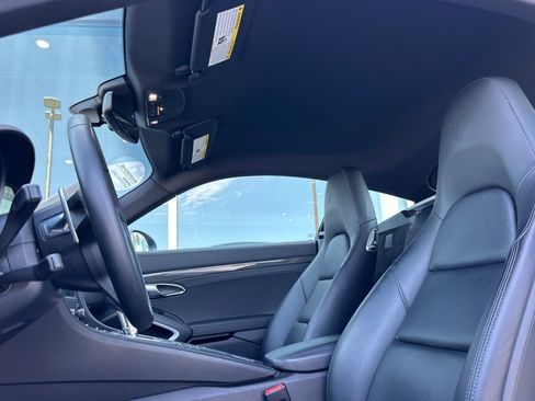 Used 2025 Porsche 718 Cayman RWD image 5