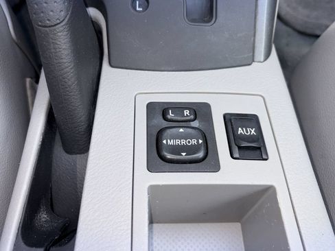 Used 2011 Toyota RAV4 Limited w/ Limited Extra Value Pkg AWD/4WD image 13