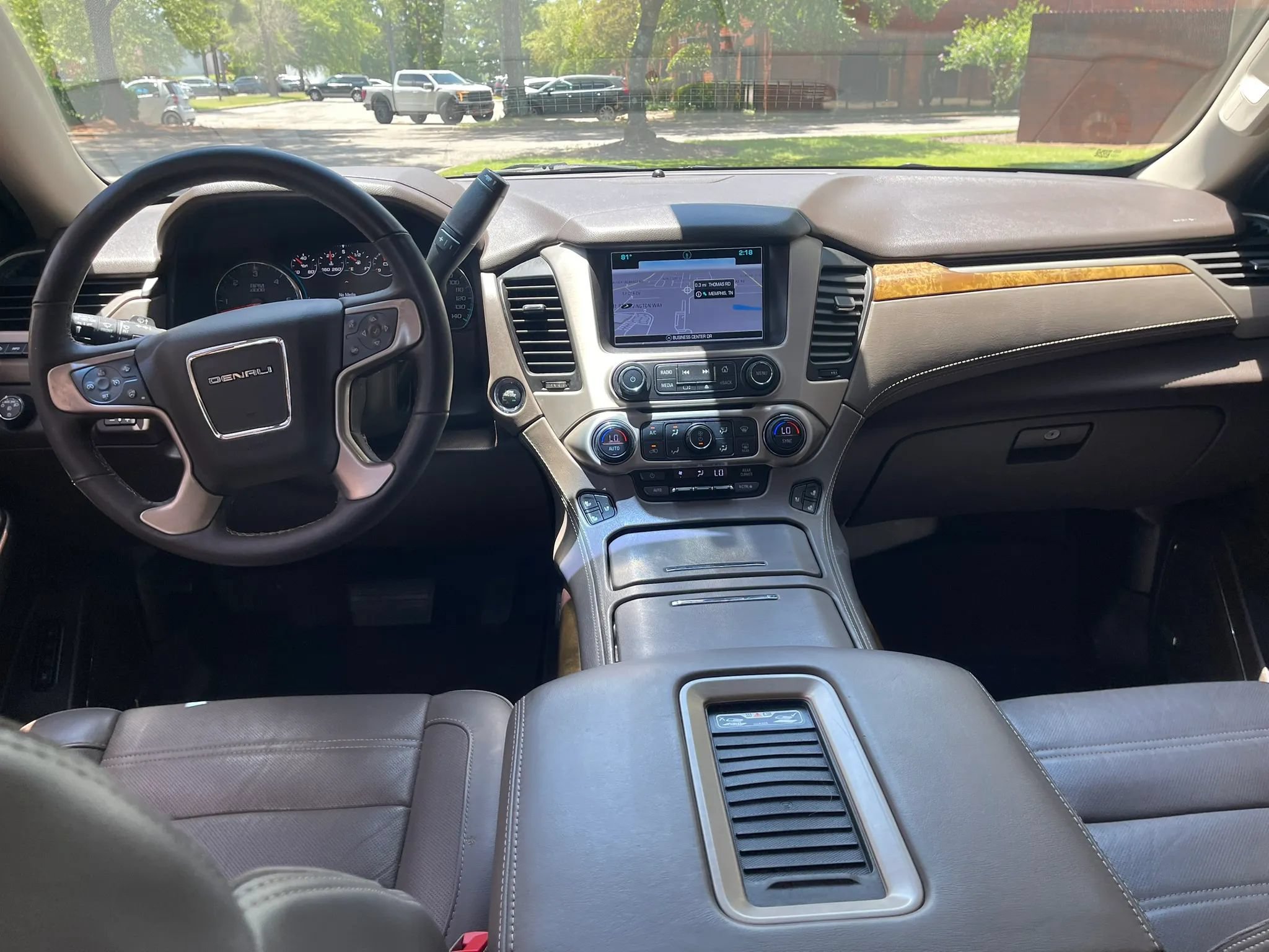 Used 2017 GMC Yukon Denali w/ Open Road Package AWD/4WD image 17