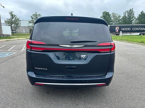 Certified 2024 Chrysler Pacifica Pinnacle FWD image 6