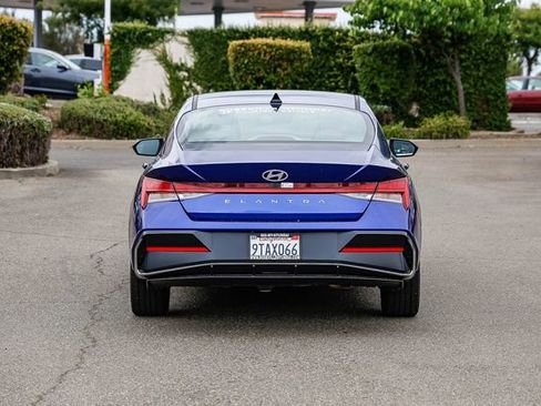 Used 2025 Hyundai Elantra SEL FWD image 4